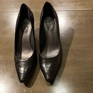 Black snakeskin pattern 2” high heels